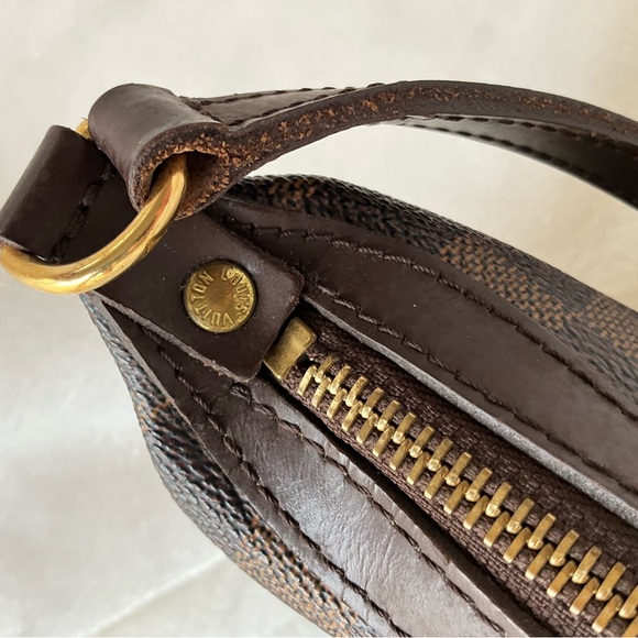 Louis Vuitton Damier Ebene Ilovo Bag - Picture 5 of 16